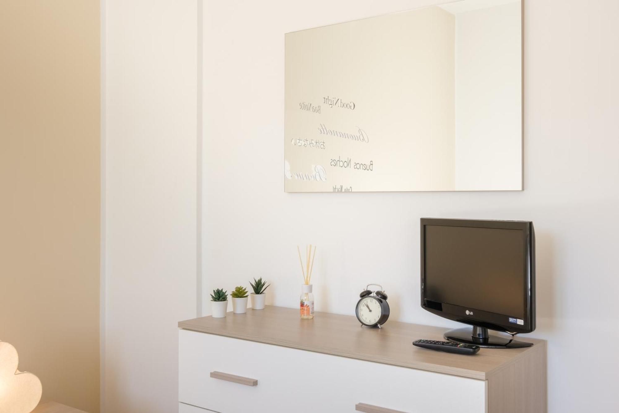Scandellari Apartments - Stylish Stay For Two Guests Bologna Ngoại thất bức ảnh